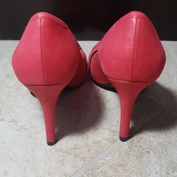 Red High Heels - Picture 3 of 10